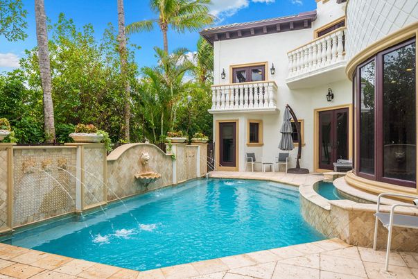 Exterior, Pool