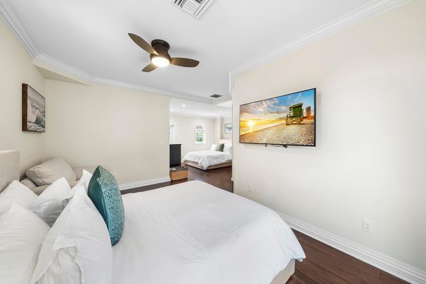 Bedroom, Interior, Recessed Lighting, Wood Texture Flooring