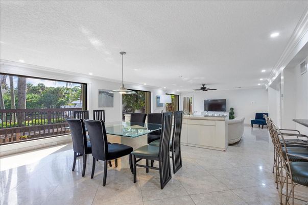 Dining room, Interior, Living room, Pendant Lights, Recessed Lighting