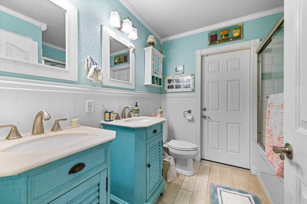 Bathroom, Dual Sink Vanities, Interior