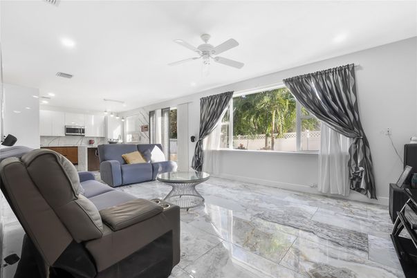 Interior, Kitchen, Living room, Marble, Pendant Lights, Recessed Lighting