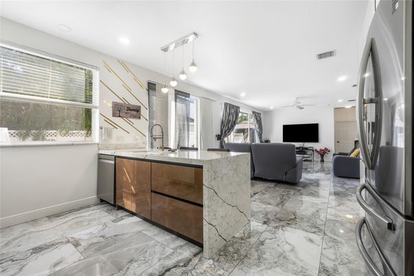 Interior, Kitchen, Living room, Marble, Pendant Lights, Recessed Lighting