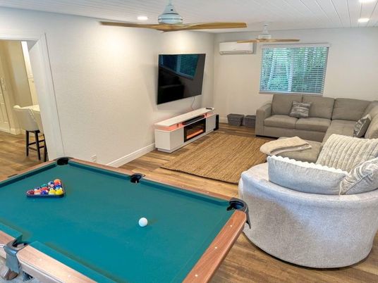 Billiard Table, Game Room, Interior, Living room, Recessed Lighting, Wood Texture Flooring