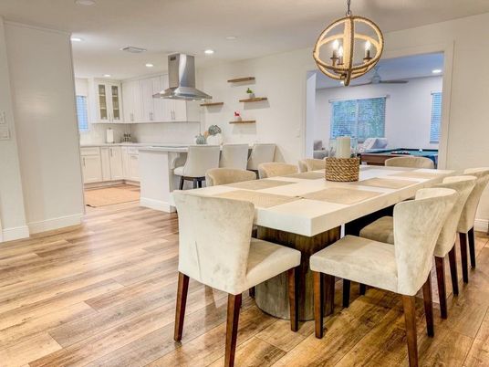 Chandelier, Dining room, Interior, Kitchen, Pendant Lights, Recessed Lighting, Wood Texture Flooring