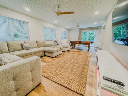 Billiard Table, Game Room, Interior, Living room, Recessed Lighting, Wood Texture Flooring