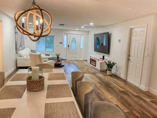 Interior, Living room, Recessed Lighting, Wood Texture Flooring