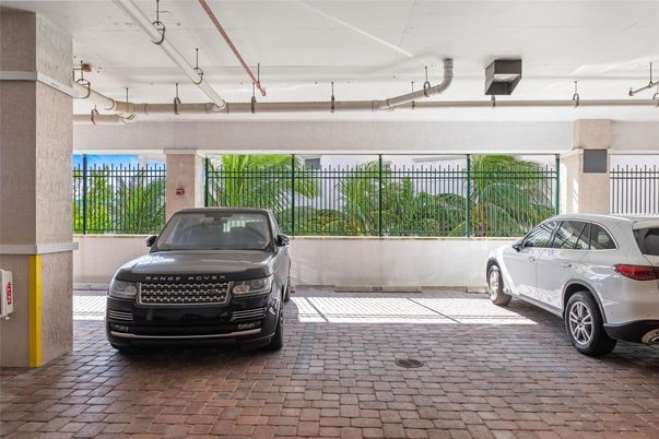 Garage, Interior
