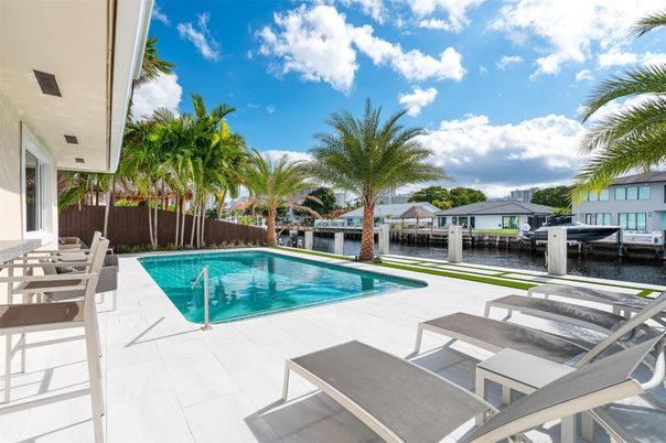 Exterior, Pool, Water
