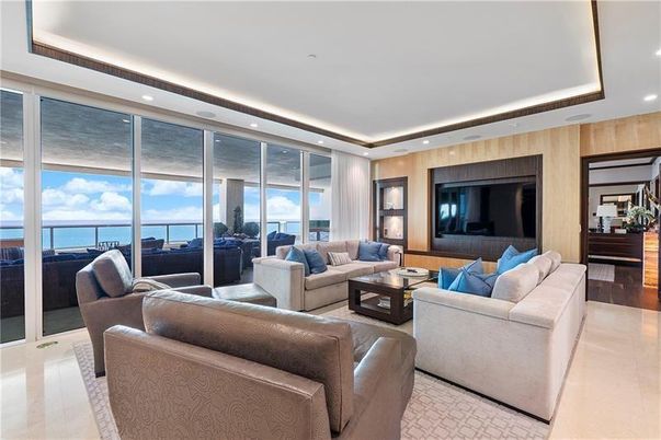 Interior, Living room, Recessed Lighting, Water