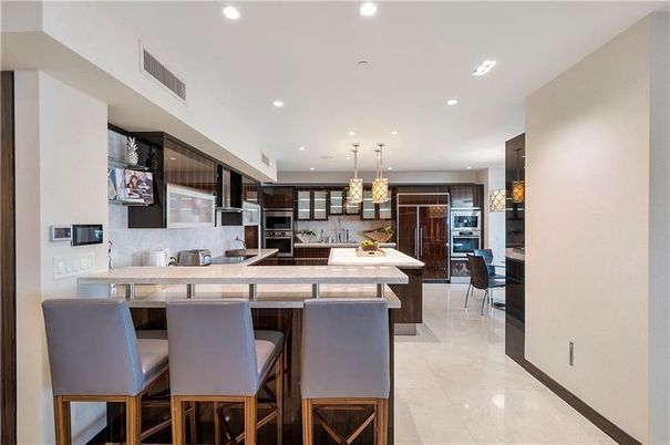 Dining room, Interior, Kitchen, Pendant Lights, Recessed Lighting, Stainless Steel Appliances