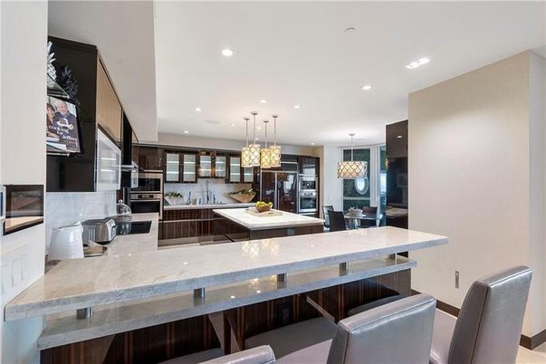 Dining room, Interior, Kitchen, Pendant Lights, Recessed Lighting, Stainless Steel Appliances
