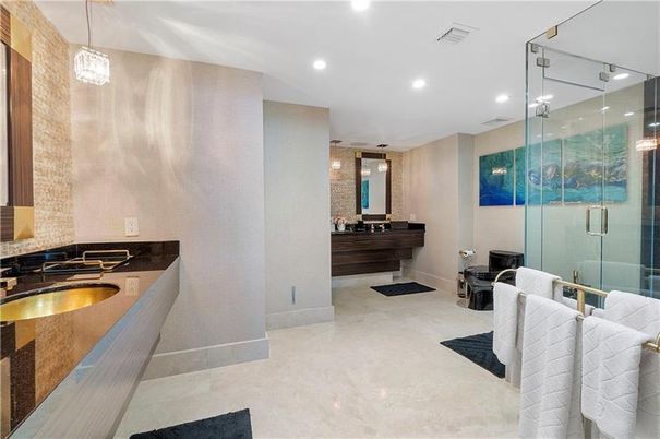 Bathroom, Glass Shower, Interior, Pendant Lights, Recessed Lighting