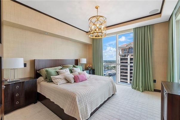 Bedroom, Chandelier, Interior, Pendant Lights