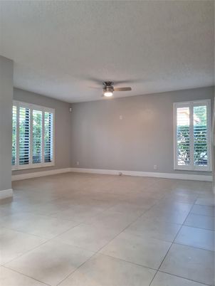 Empty room, Interior