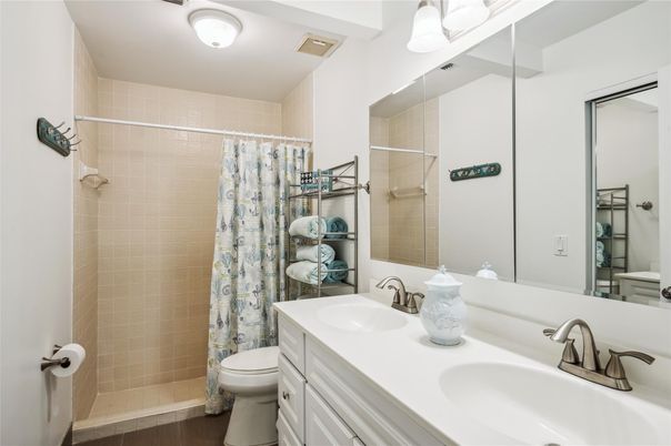 Bathroom, Dual Sink Vanities, Interior
