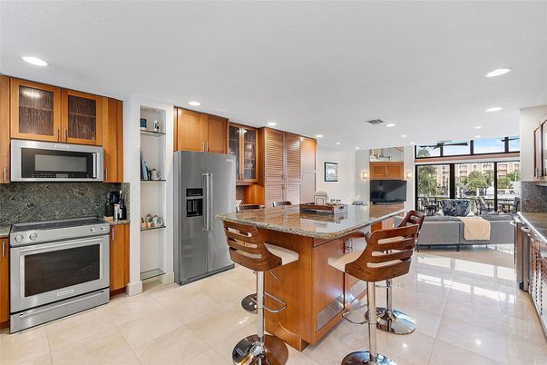 Interior, Kitchen, Living room, Recessed Lighting, Stainless Steel Appliances