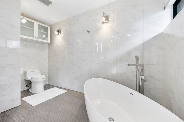 Bathroom, Free Standing Baths, Interior, Marble Walls