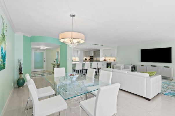 Chandelier, Dining room, Interior, Kitchen, Living room, Pendant Lights