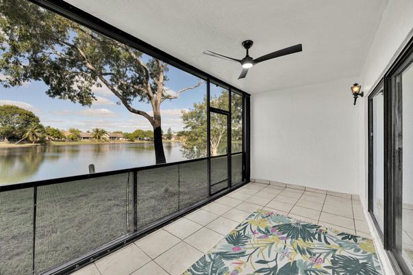 Interior, Sun Room, Water