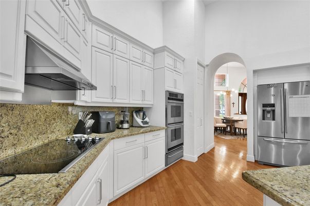 Dining room, Interior, Kitchen, Stainless Steel Appliances, Wood Texture Flooring