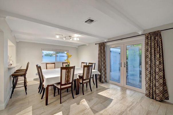 Dining room, Interior