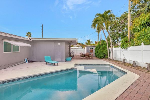 Exterior, Pool