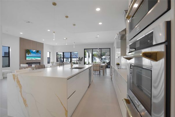 Dining room, Interior, Kitchen, Living room, Pendant Lights, Recessed Lighting, Stainless Steel Appliances