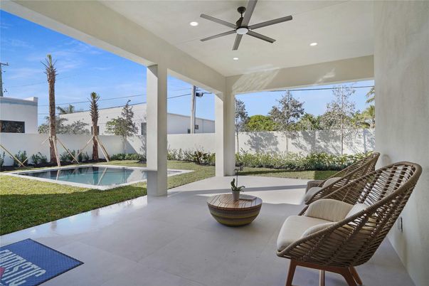 Exterior, Pool, Recessed Lighting