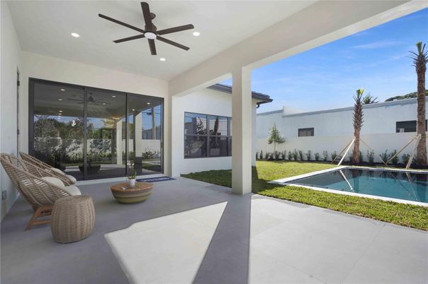 Exterior, Pool, Recessed Lighting