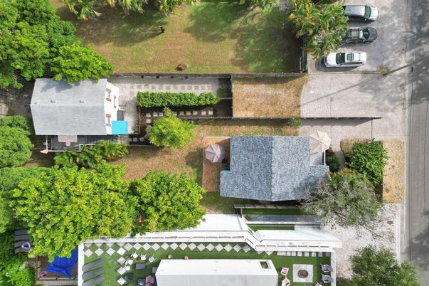 Exterior, Drone
