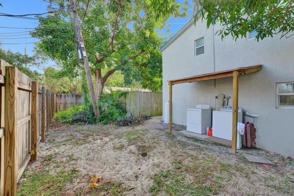 Backyard, Exterior, Washer