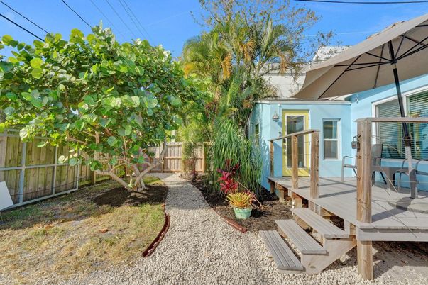 Backyard, Exterior