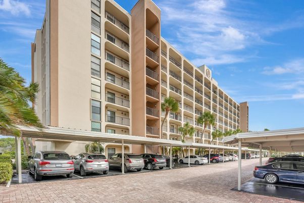 Exterior, Facade, Condo Building