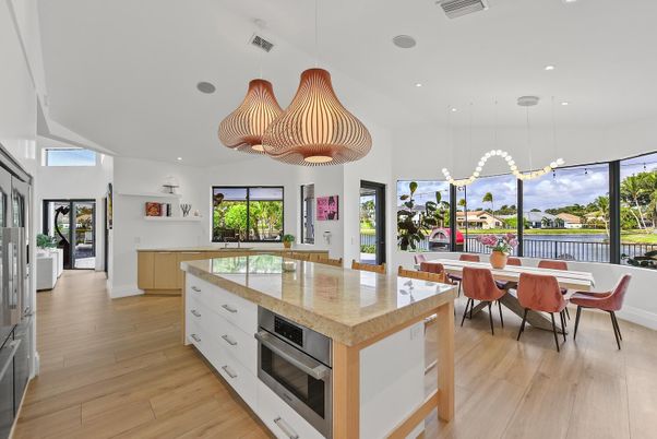 Chandelier, Dining room, Interior, Kitchen, Pendant Lights, Recessed Lighting, Wood Texture Flooring