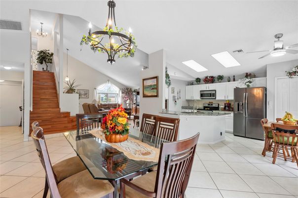 Chandelier, Dining room, Interior, Kitchen, Stainless Steel Appliances