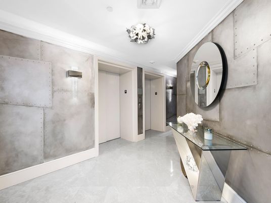 Elevator, Interior