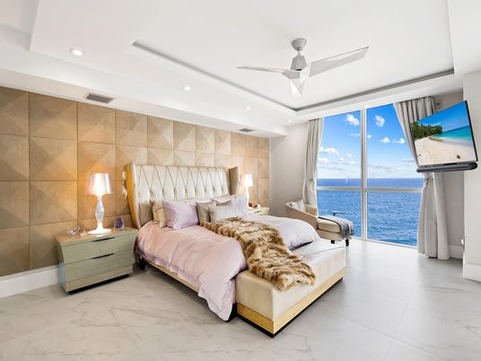 Bedroom, Interior, Marble, Recessed Lighting, Water