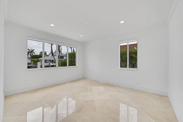 Empty room, Interior, Recessed Lighting