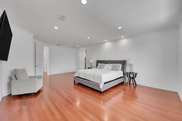 Bedroom, Interior, Recessed Lighting, Wood Texture Flooring