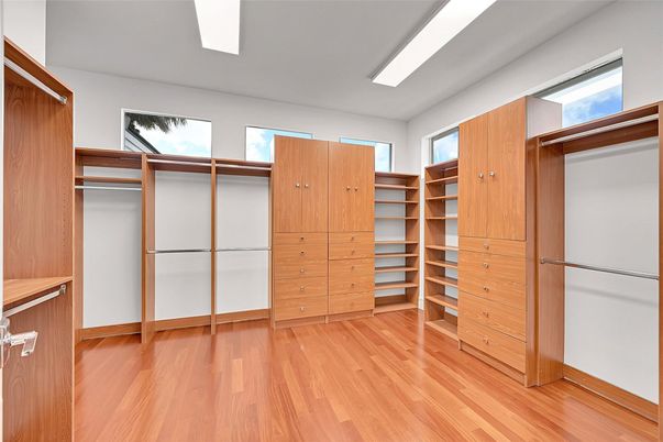 Interior, Walk-in Closets, Wood Texture Flooring