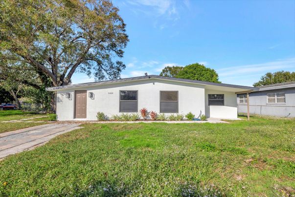 Backyard, Exterior, Facade, Ranch