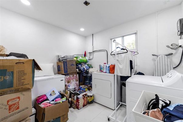Interior, Recessed Lighting, Washer