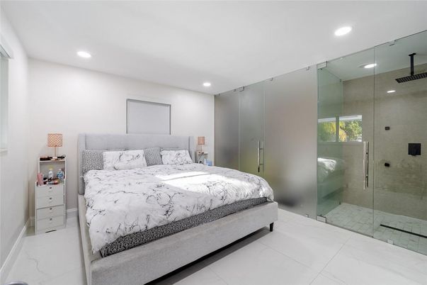 Bathroom, Bedroom, Glass Shower, Interior, Recessed Lighting