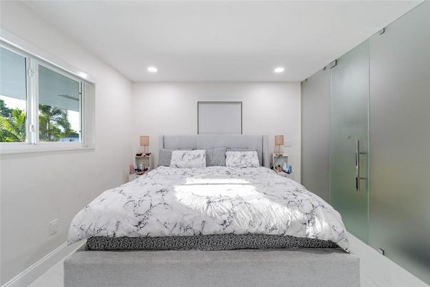 Bedroom, Interior, Recessed Lighting