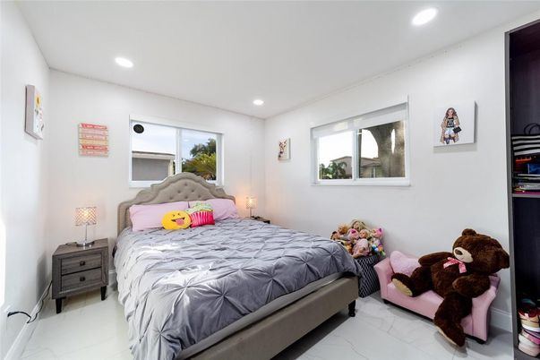 Bedroom, Interior, Marble, Recessed Lighting