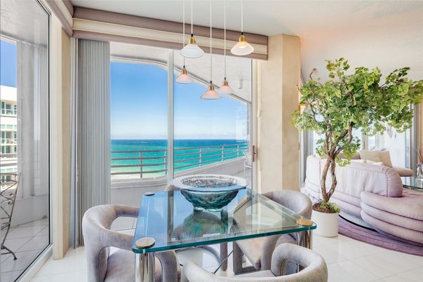 Dining room, Interior, Pendant Lights, Water