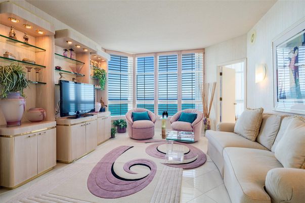 Interior, Living room, Water