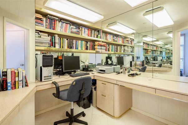 Home Office, Interior