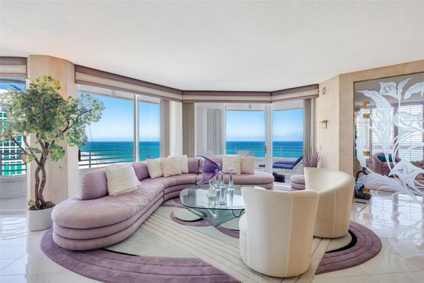 Interior, Living room, Water