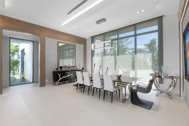 Dining room, Interior, Pendant Lights, Recessed Lighting